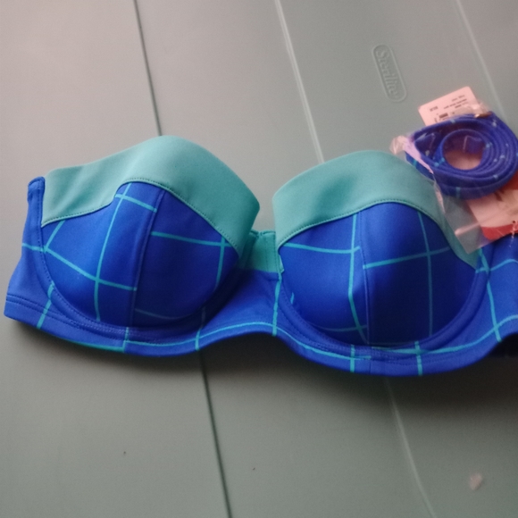 SPANX Other - Spanx retro balconette bikini top NWT